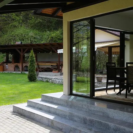 Pensiunea Tudor Holiday home